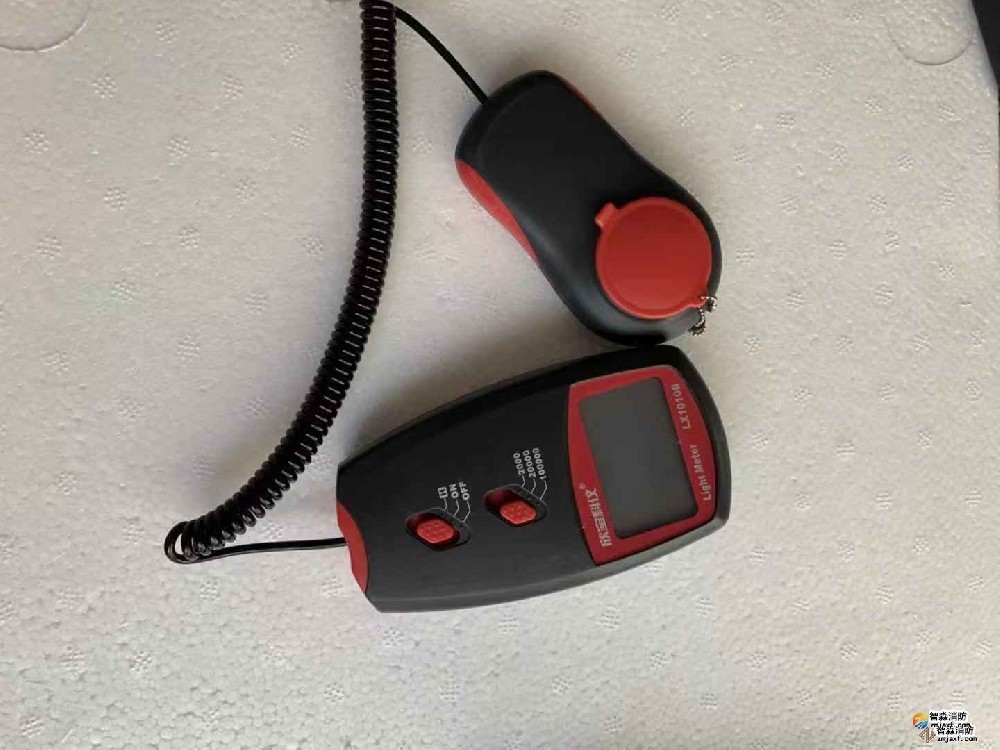 數(shù)字照度計(jì)量程不小于2000lx；精度：±5％